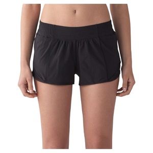 Lululemon Hotty Hot Short Size 2 Black 2.5”